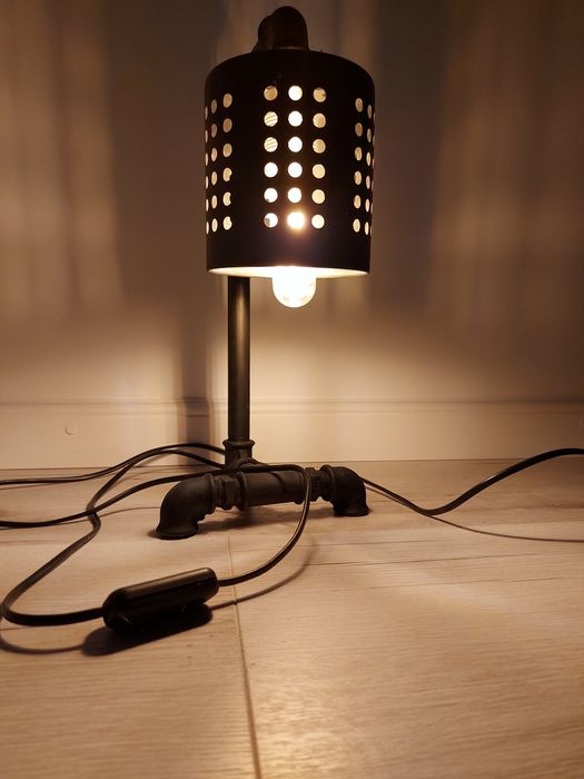 Veioza steampunk, stil industrial