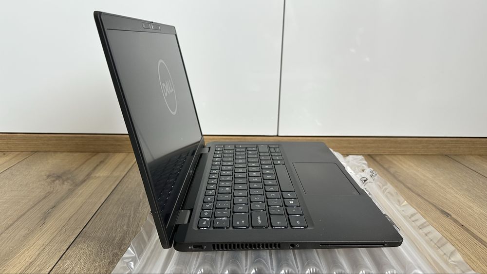 Лаптоп Dell Latudite 7320 FHD 13.3” Тъч / Intel i7- 1185G7 16GB RAM 512GB SSD / MS Office 2011 Pro Plus