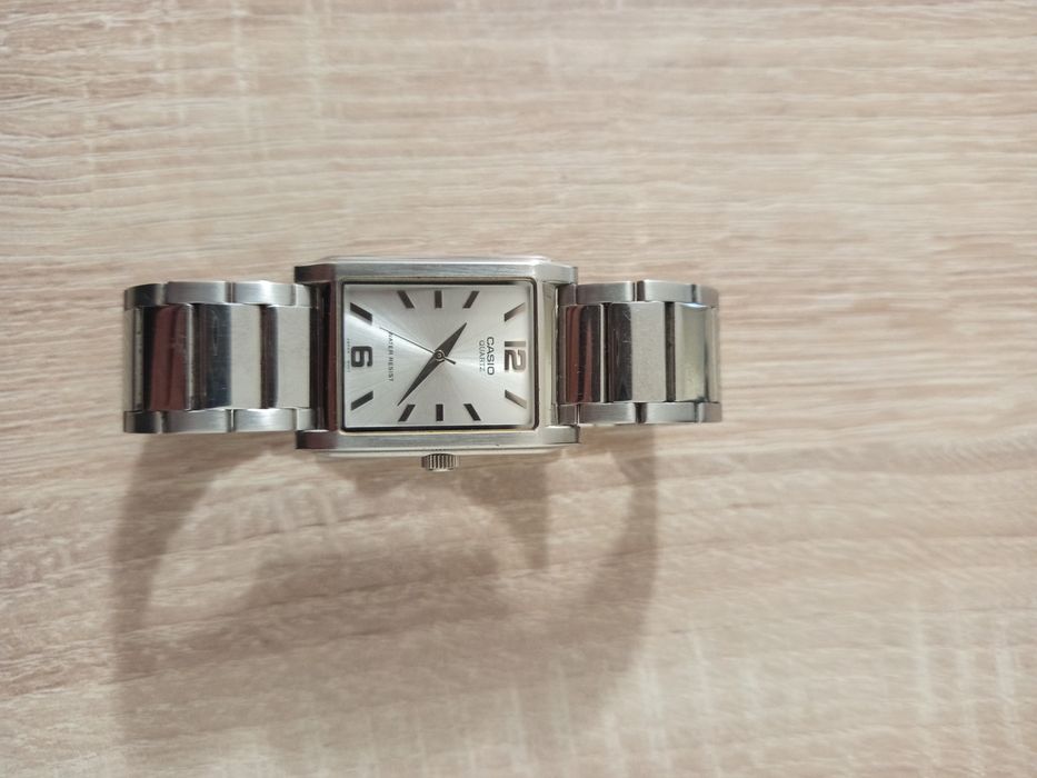 Ceas Casio rezistent la apa