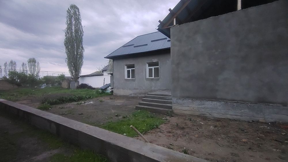 Продается дом  недалеко от Платины