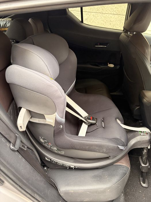 CYBEX Стол за кола с база (61-105см) SIRONA SX2 I-SIZE