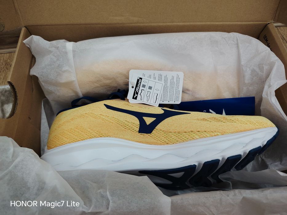 Adidași mizuno serene