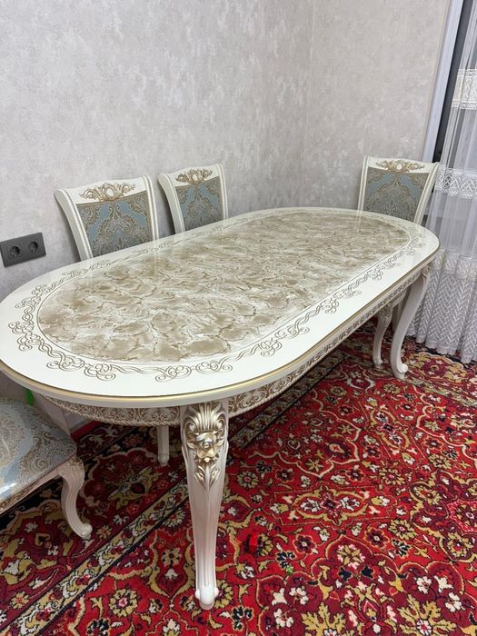 Продам стол и стулья
