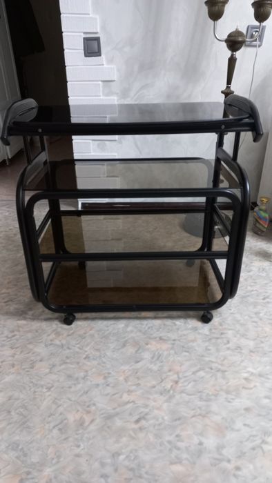 Продам журнальный столик