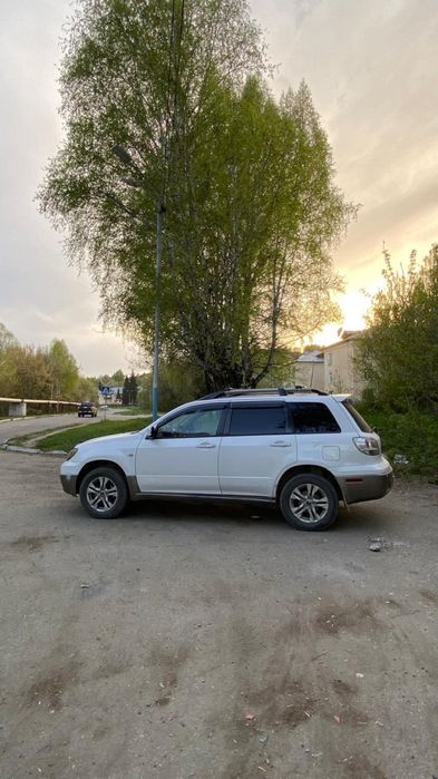 Продам Автомобиль аутлендер 1