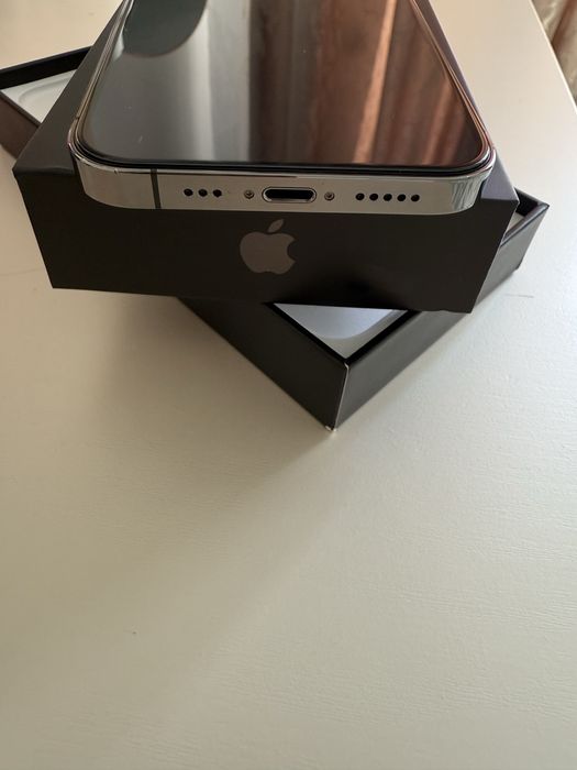 Продам iphone 12 pro 256GB