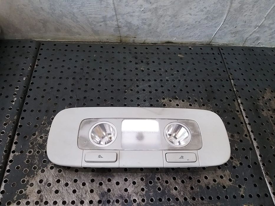 Plafoniera spate skoda superb 2 3t facelift 3t0947291
