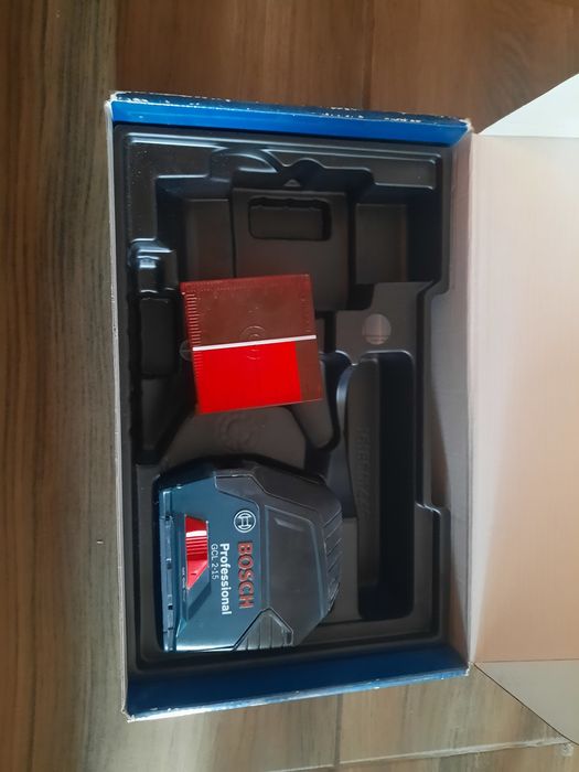 Vând nivela laser GCL 2-15