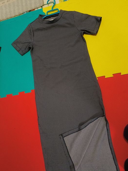 Страхотна плътна рокля есен/зима размер S