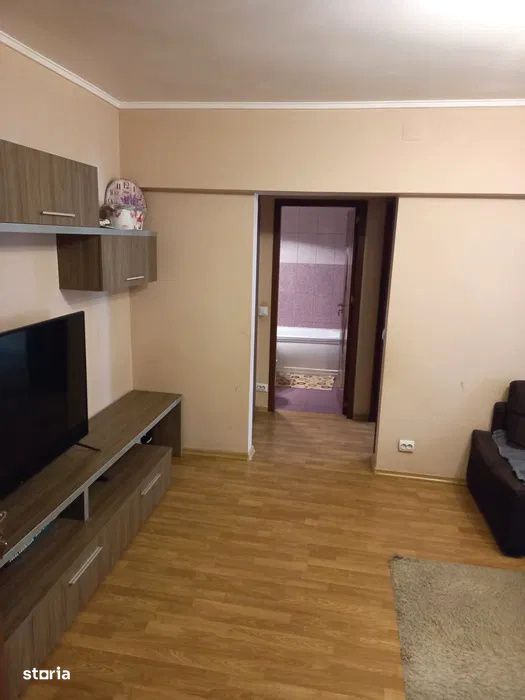 Apartament de inchiriat 2 camere,renovat/ aproape de metrou