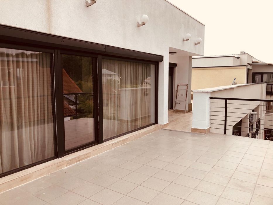 Penthouse de vânzare ,184 mp– 3 camere, 2 terase mari, garaj subteran