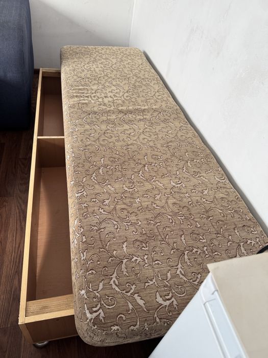 Диван дарим бесплатно