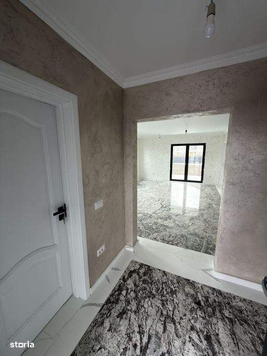 Casa noua cu etaj la cheie zona Scolii 11