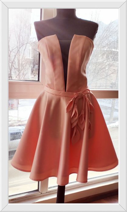 Чисто нова официална рокля