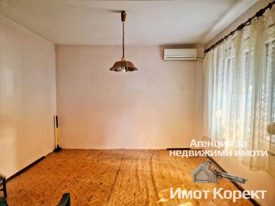 Имот Корект продава Етаж от къща и Гараж, ЦГЧ, Асеновград