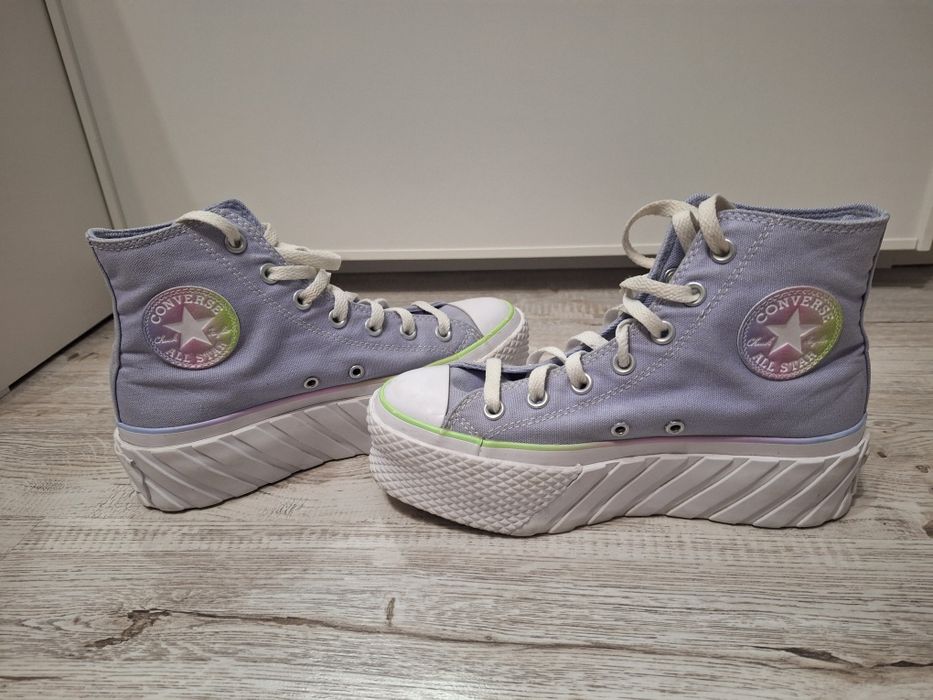 Vând Converse, mărimea 37