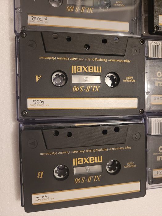 Lot 12  casete Maxell crom