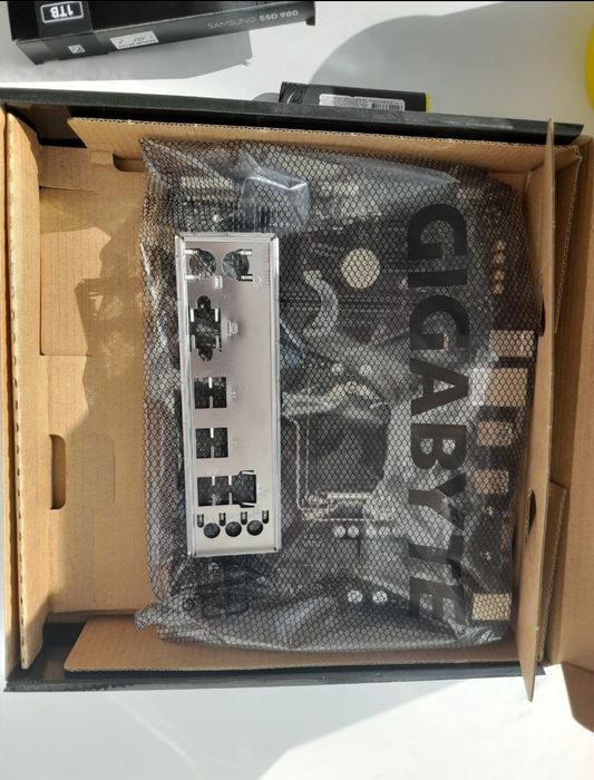 Материнская плата Gigabyte GA-H410M