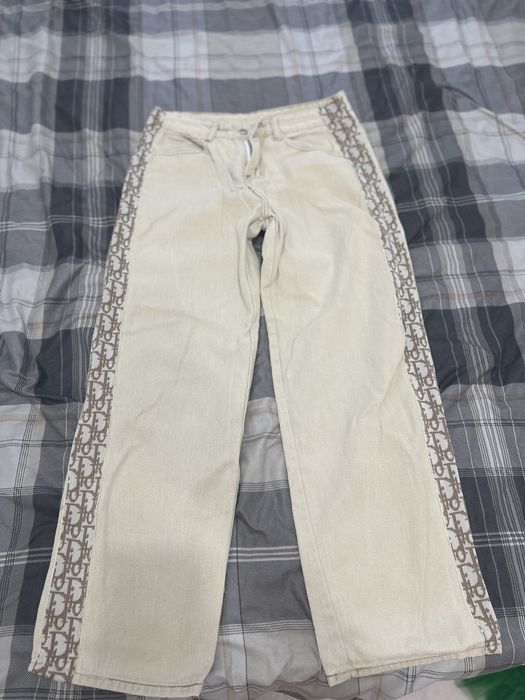 Продам женские джинсы