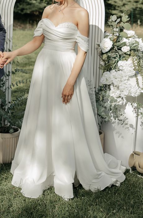 Сватбена рокля.