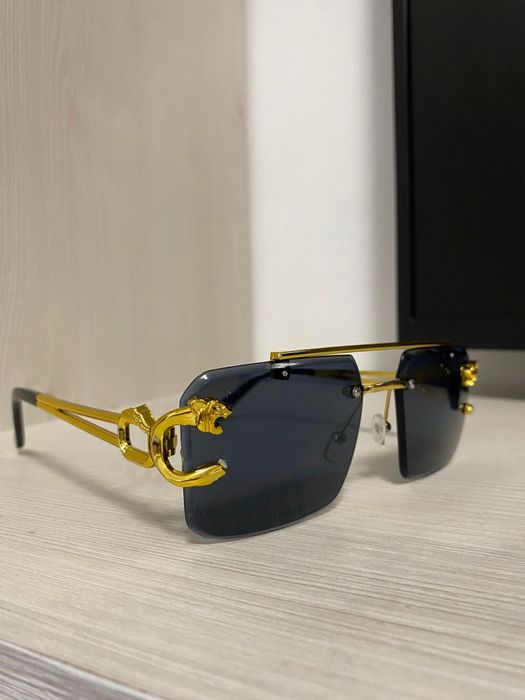 5 perechi de ochelari model Cartier la 200 de lei