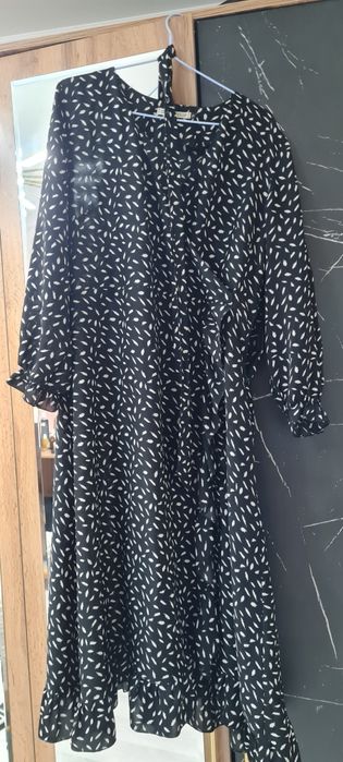 Продам вещи платья костюмы