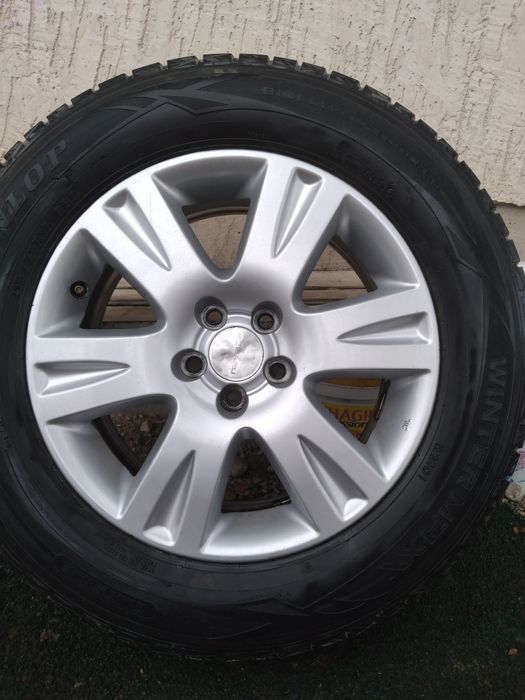 Шины с дисками на субару