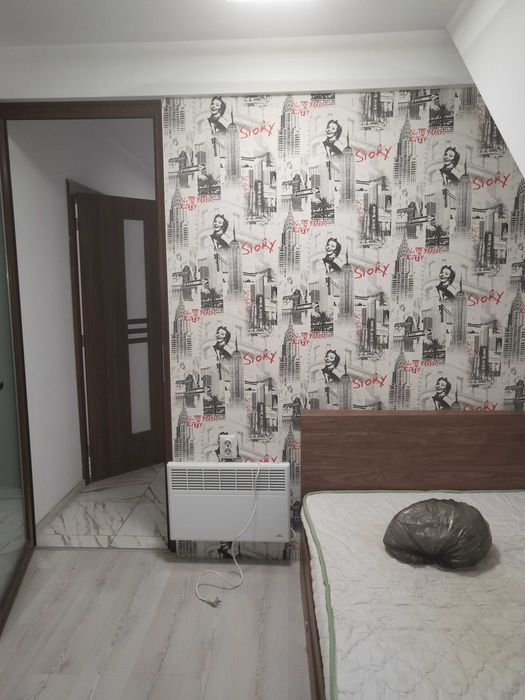 Тристаен с паркомясто