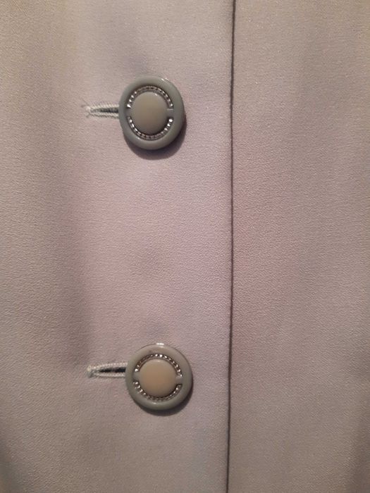 Продавам летен костюм