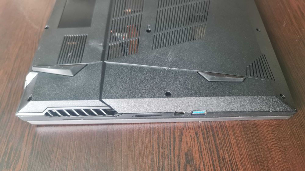 Clevo 17.3 144hz / i7 11800h / rtx 3060
