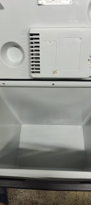 Ladă frigorifică termoelectrica 12V/220V ,ca nouă