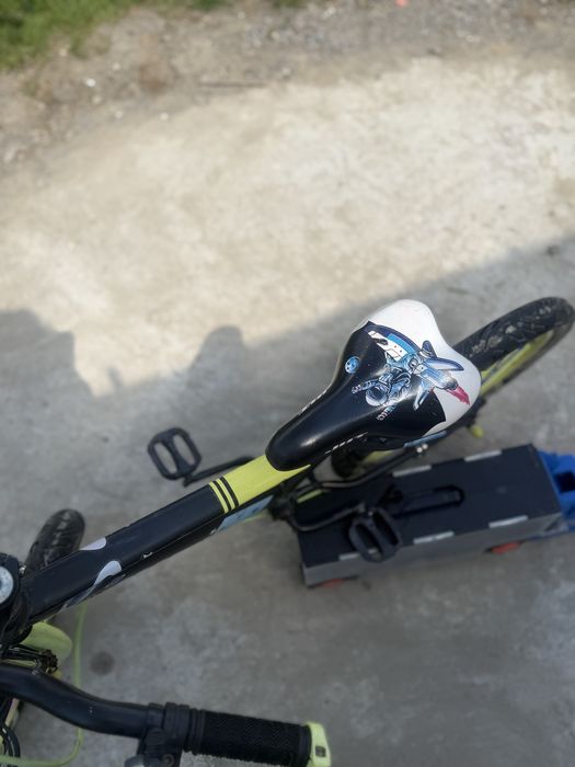 Vând bicicletă copii 7-10 ani