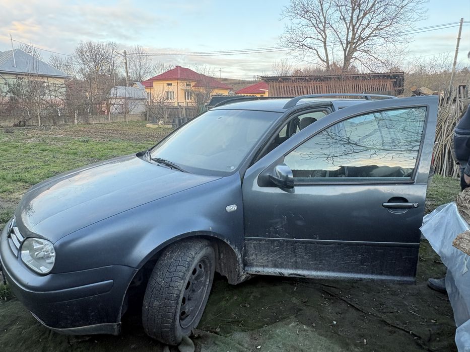 VW Golf 4 Variant 2.0 benzină – break, cârlig remorcare