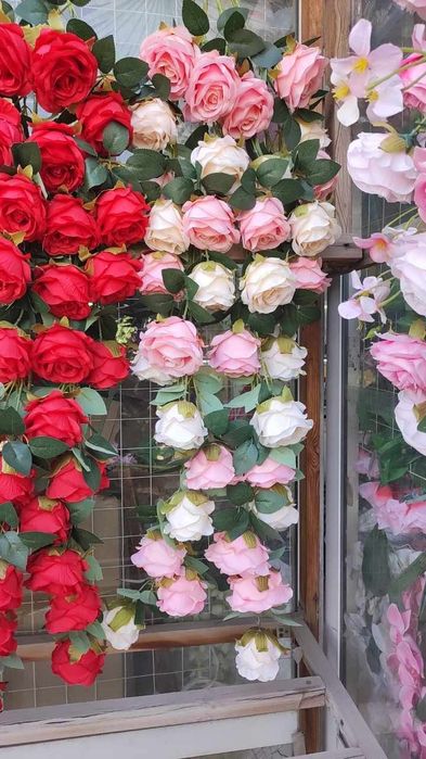 Искусственные розы свисающие 34 Розы