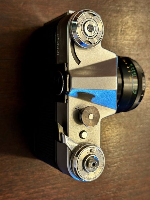 Зенит Е , перфектен, обектив М42 работещ