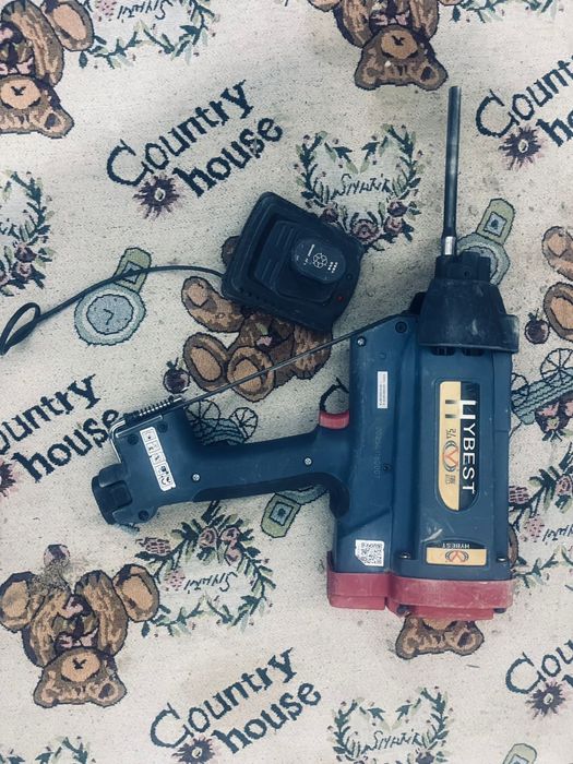 Пистолет новый потчти