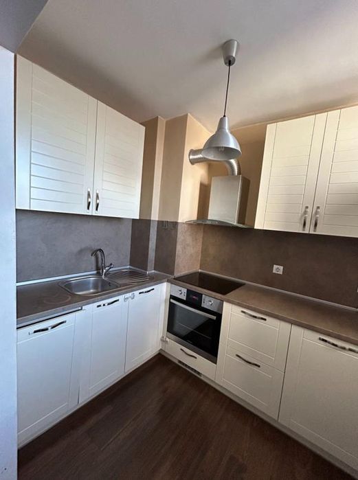 Дава се под наем Тристаен апартамент в София, Зона Б-19 - 106 кв.м за 847.62 € - Снимка #1