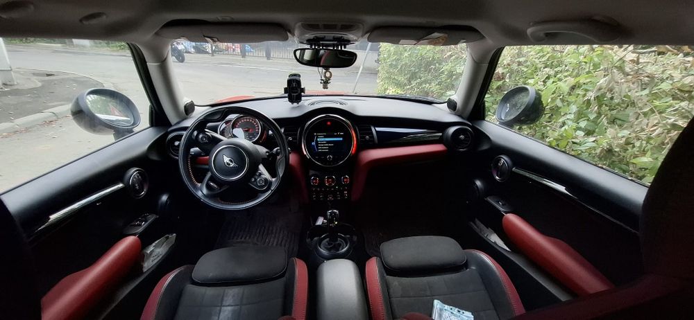 MINI Cooper 1.5 Turbo • 136 CP • AUTOMATĂ • 2018 • 85.640 km