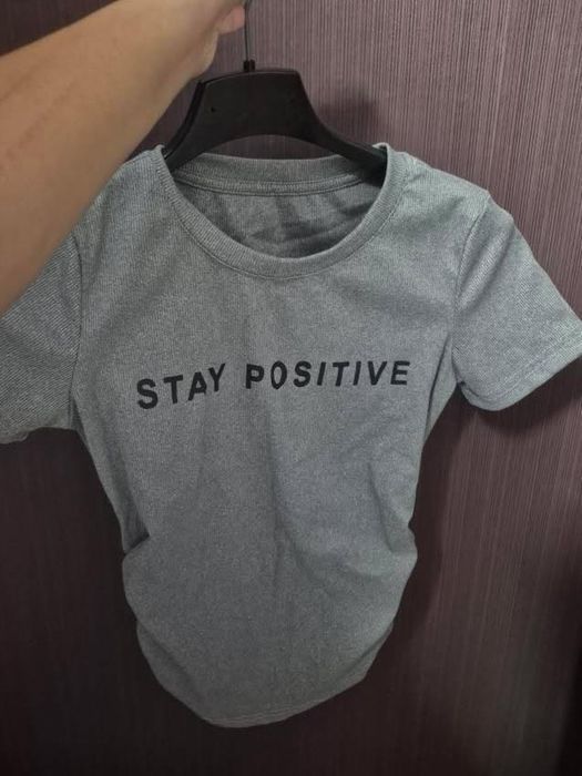 Блузка с къс ръкав