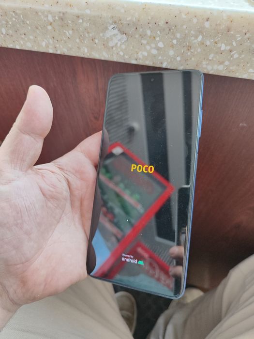 Продаю игровой телефон POCO x3 состояние хорошее.