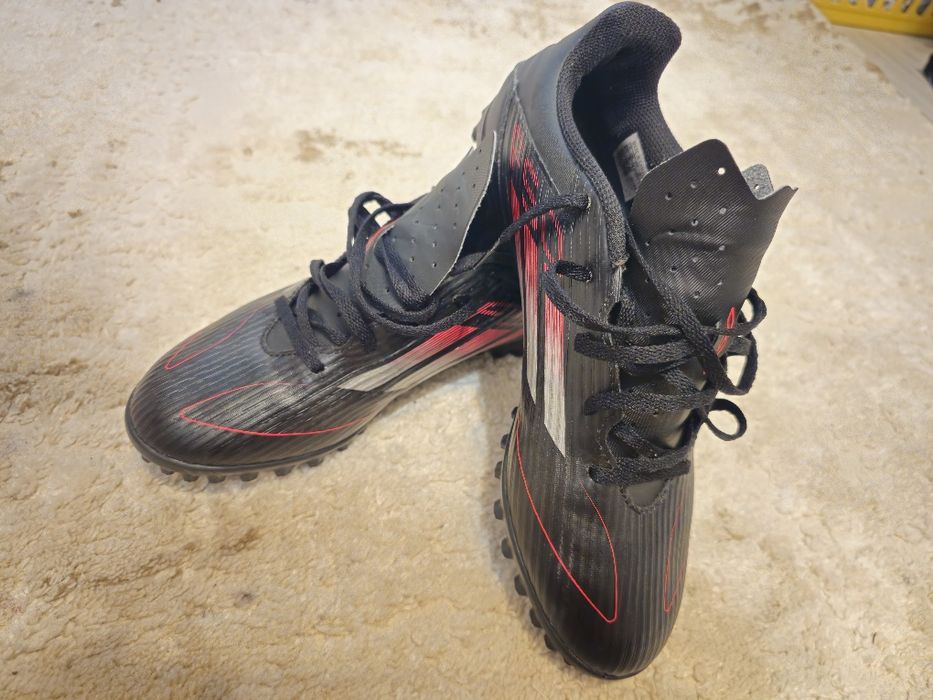 Ghete de fotbal Adidas F50 TF pt teren sintetic, marime 42 potrivit pt 41