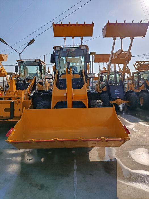 Фронтальная погрузчик