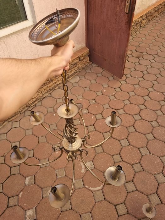 Продам старые люстры