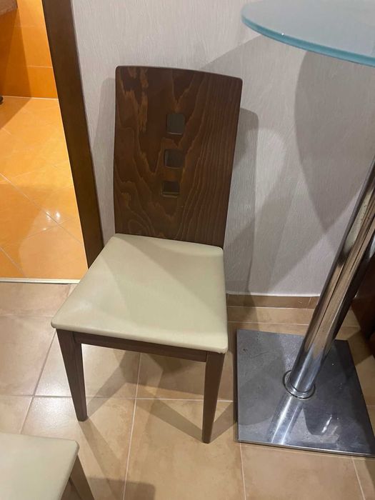 Трапезни столове