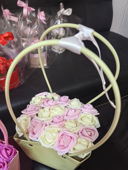 Кошнички и чантички с фоамени рози