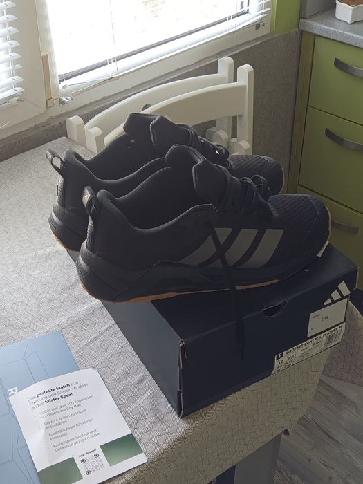 Маратонки adidas