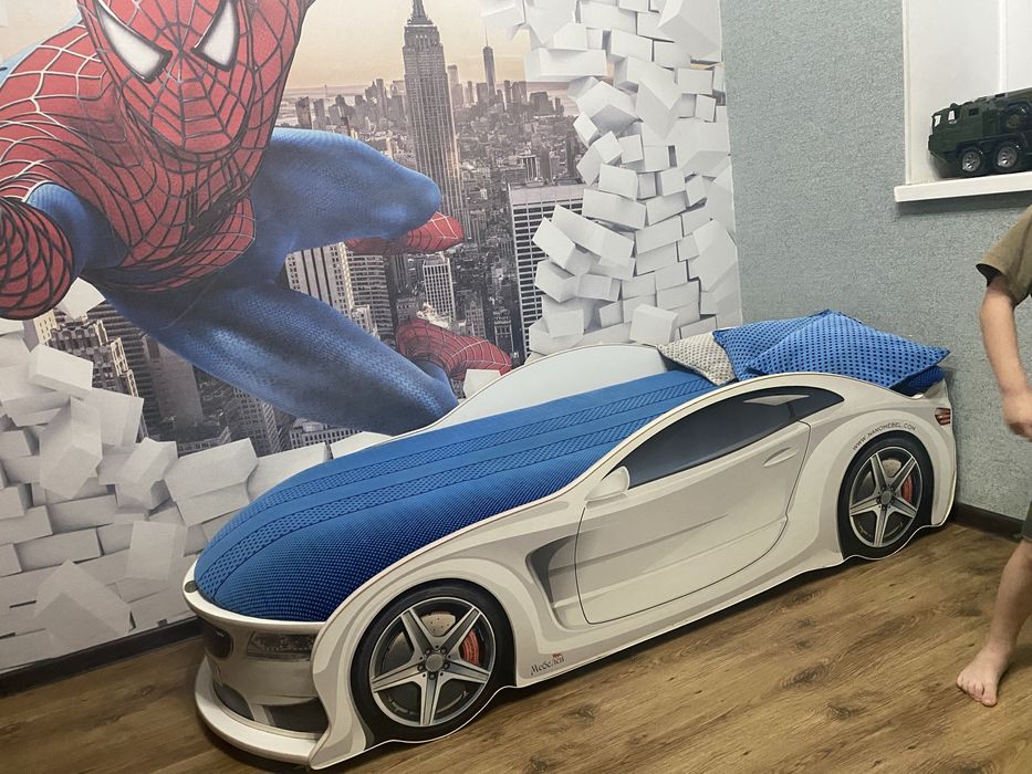 Продам кровать машинку