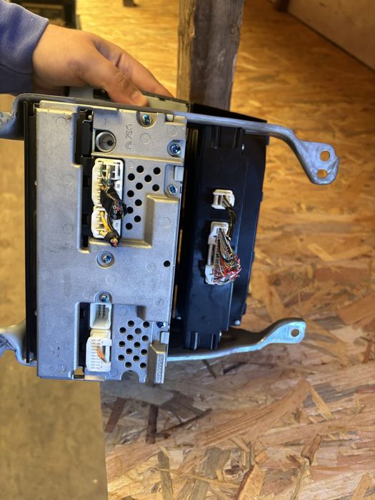 Оригинална музика за Тойота Авенсис Т25 04-08