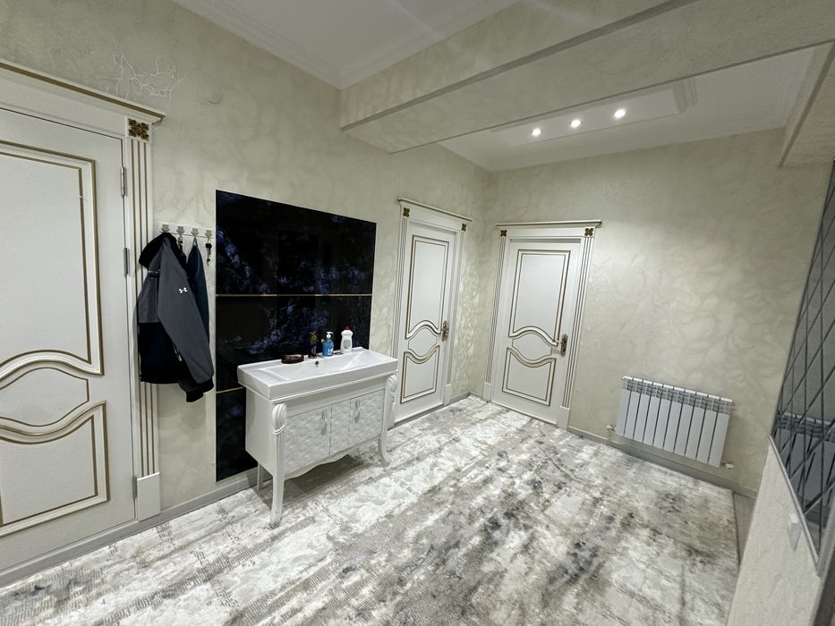 Urganch shahar Dehkan marketni ustida 4-xonali uy ijaraga