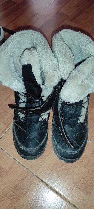 Продам детскую обувь для мальчиков и девочек